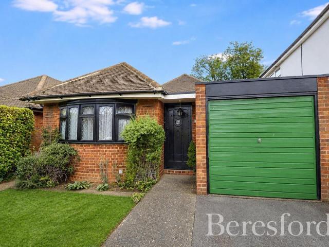 Bungalow for sale in Pilgrims' Hatch, Navestock Side