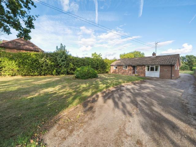 Bungalow for sale in Fole, Surrey