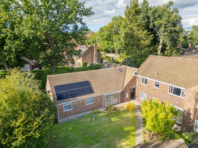 Bungalow for sale in Beaconsfield and Chepping Wye Community Board, Tylers Green