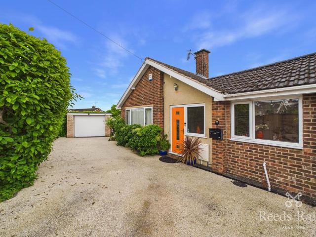 Bungalow for sale in Dinnington, South Yorkshire
