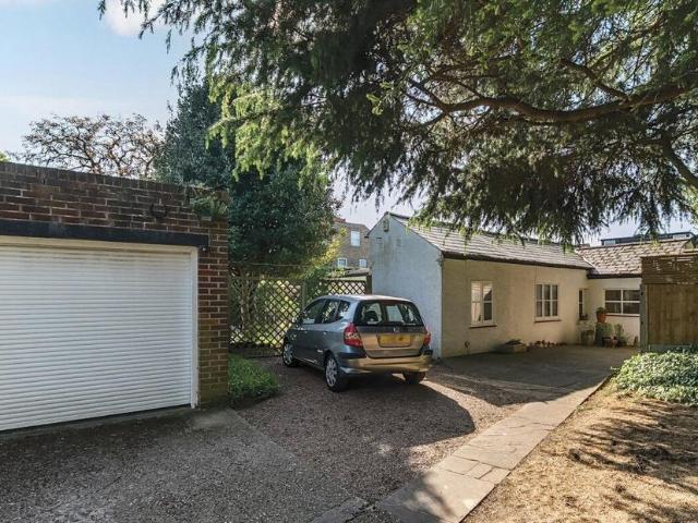 Bungalow for sale in Strawberry Hill, Greater London