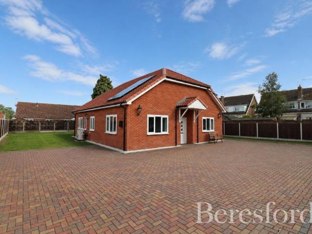 Bungalow for sale in Berechurch, Fordham Heath