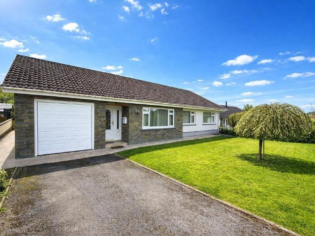 Bungalow for sale in Templeton, Wales