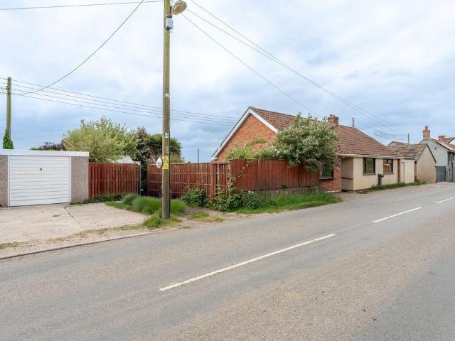 Bungalow for sale in Westonzoyland, Somerset