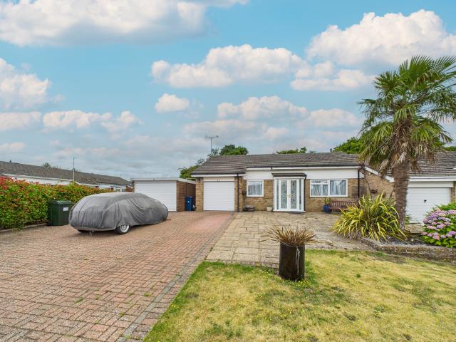 Bungalow for sale in Great Kingshill, Buckinghamshire