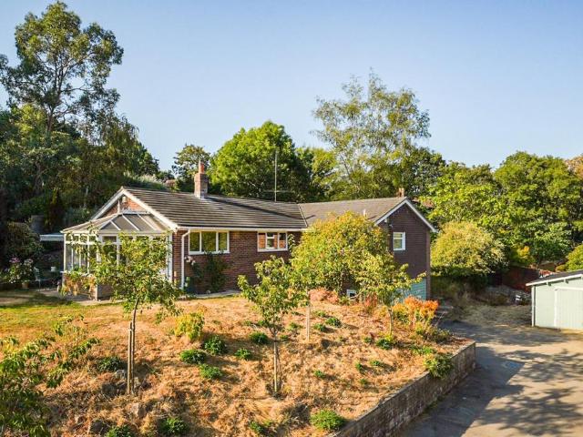 Bungalow for sale in Stanbridge Earls, Barton Stacey