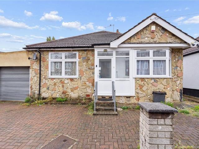 Bungalow for sale in London Borough of Redbridge, Greater London