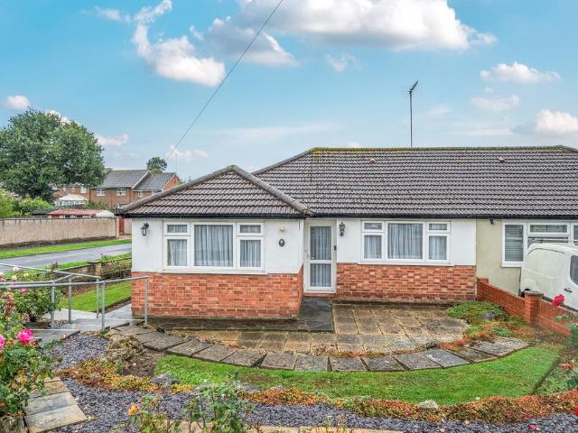Bungalow for sale in Watford Rural, Batchworth