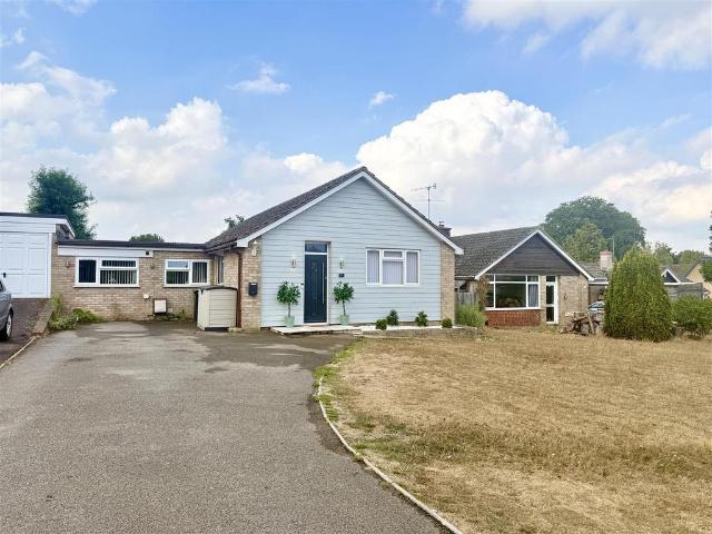Bungalow for sale in Chelmondiston, Suffolk