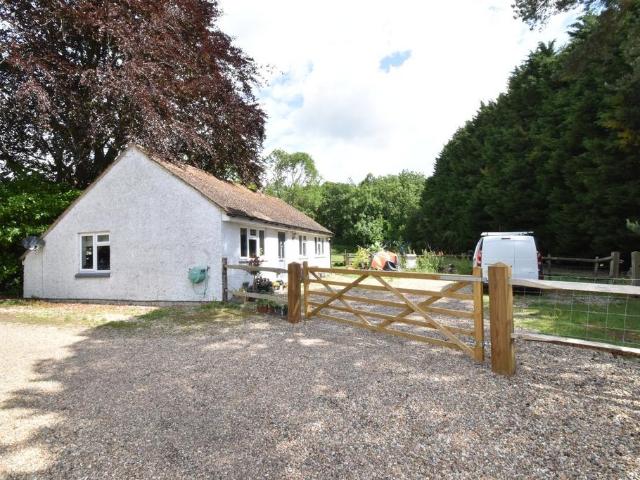 Bungalow for sale in Midway, Kent