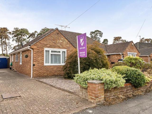 Bungalow for sale in Woodley