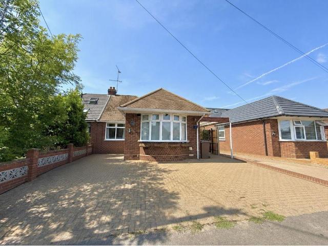 Bungalow for sale in Spring Park, Luton