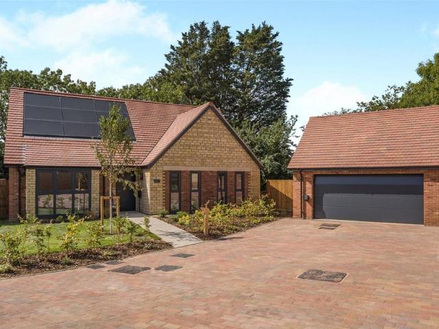 Bungalow for sale in Warden Hill, Cheltenham