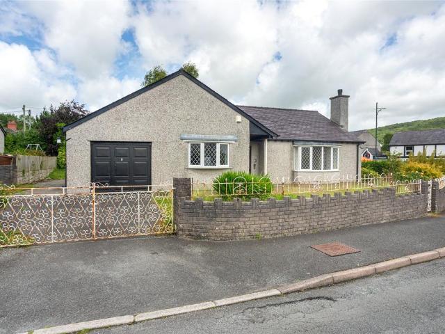 Bungalow for sale in Llanberis, Wales