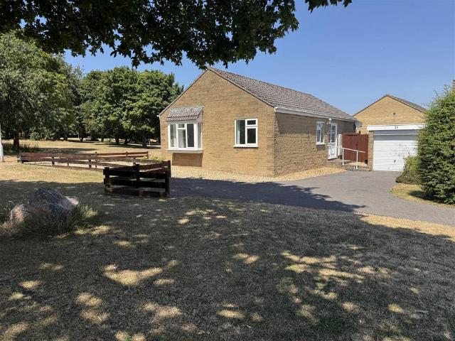 Bungalow for sale in Bishop's Hull, Somerset