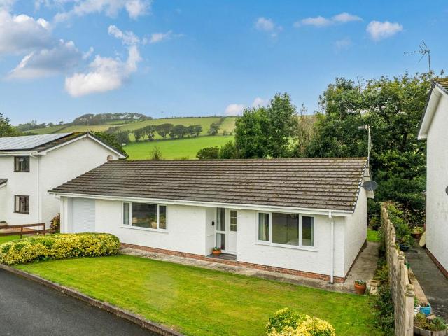 Bungalow for sale in Penrhyn-coch
