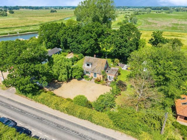 Bungalow for sale in Comers, Norfolk