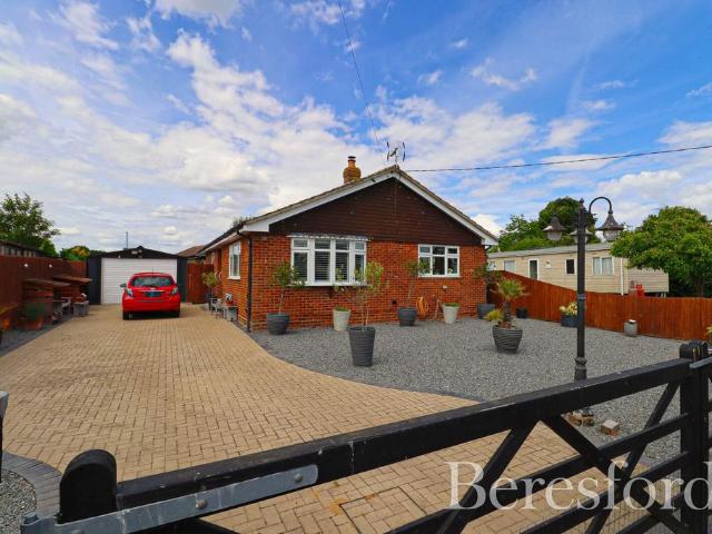 Bungalow for sale in St Lawrence, Maldon
