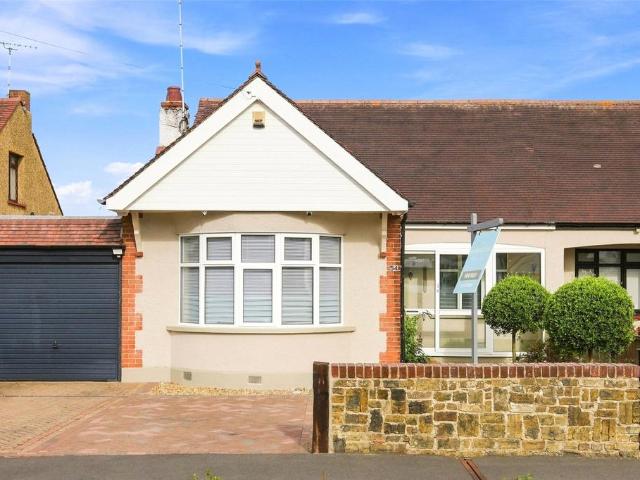 Bungalow for sale in Alton Barnes, Essex