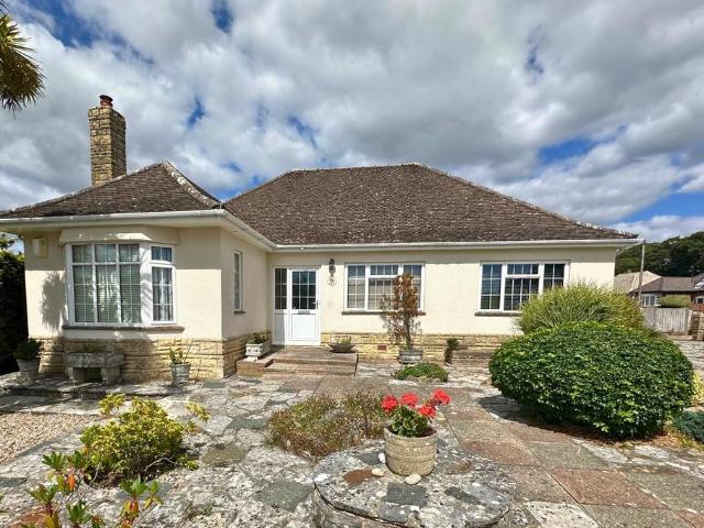 Bungalow for sale in Highcliffe