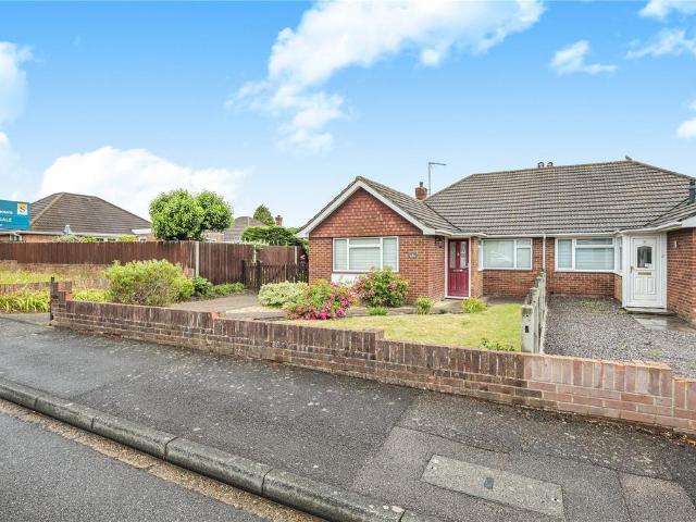 Bungalow for sale in Heol-las, Surrey