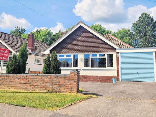 Bungalow for sale in Lee-on-the-Solent, Middlecroft