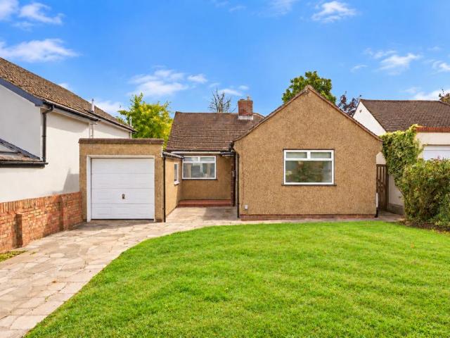 Bungalow for sale in How Wood, St Albans