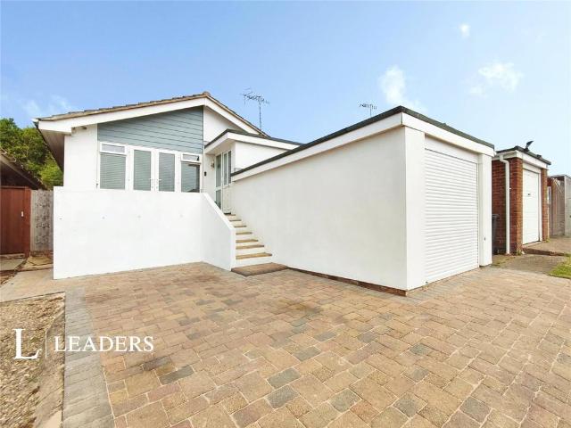 Bungalow for sale in Fishersgate, West Sussex