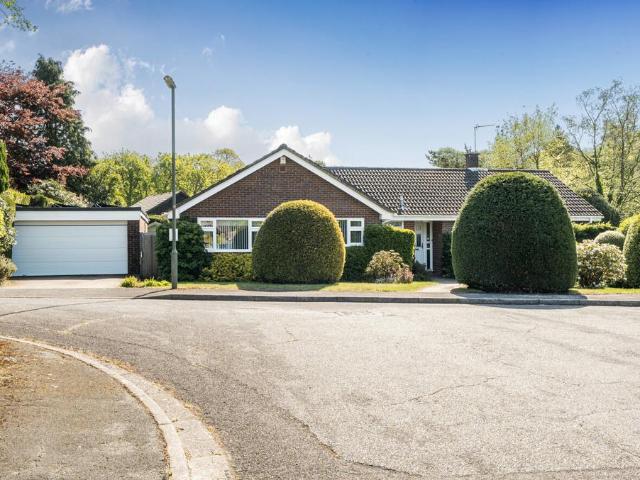 Bungalow for sale in Fole, Surrey