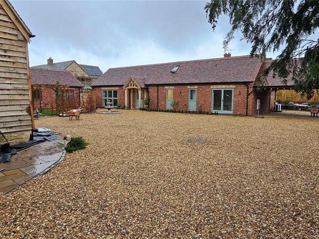 Bungalow for sale in Quinton CP, Alderminster