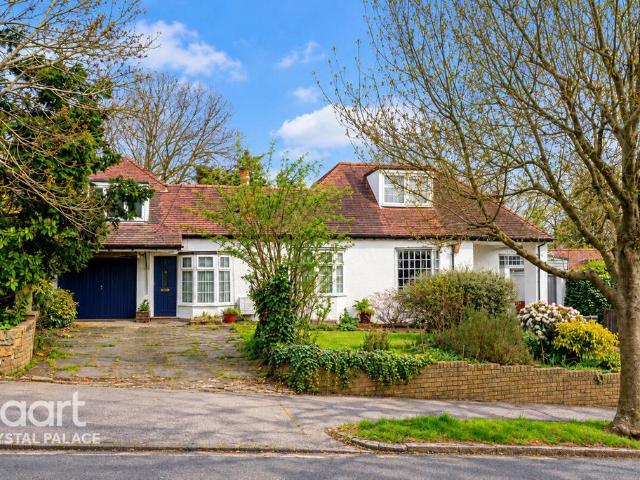 Bungalow for sale in London Borough of Croydon, Greater London