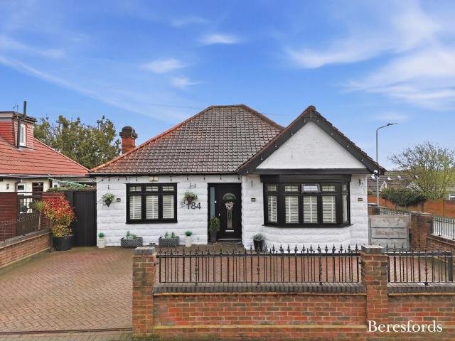 Bungalow for sale in Emerson Park, Greater London