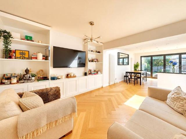 Bungalow for sale in Tubbenden, Greater London