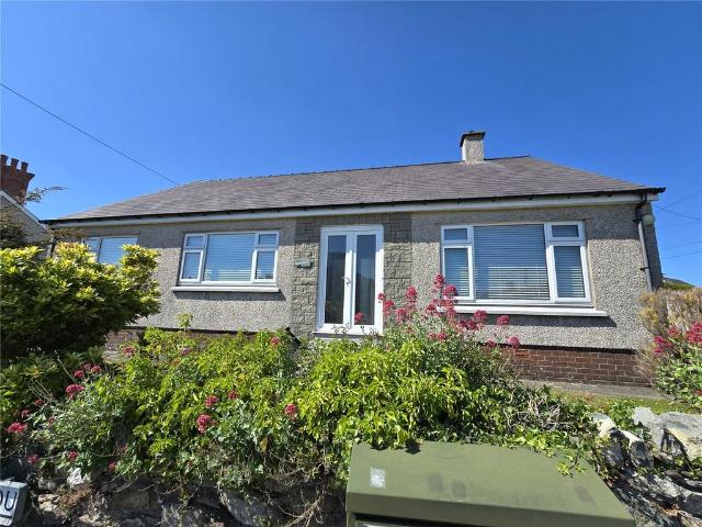 Bungalow for sale in Llanllyfni, Pen-y-groes