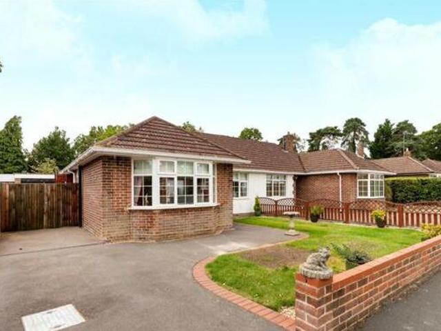 House for sale in Ascot