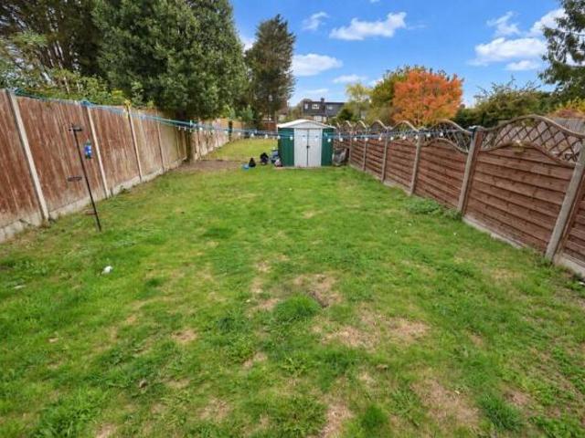 Bungalow for sale in Luton, England