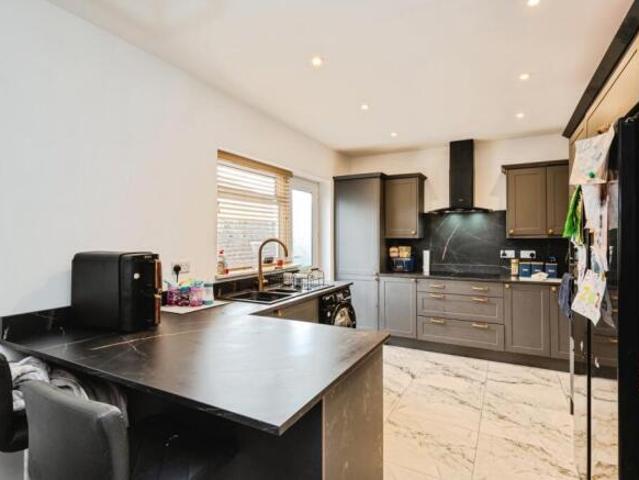 Bungalow for sale in Gorseinon, Wales