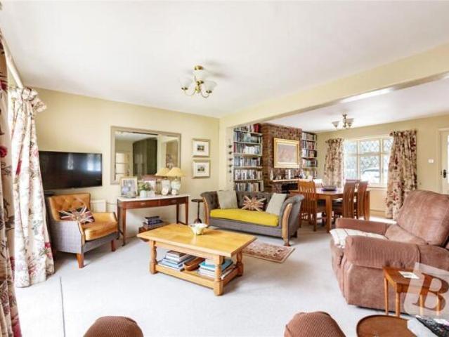 Bungalow for sale in Navestock Side