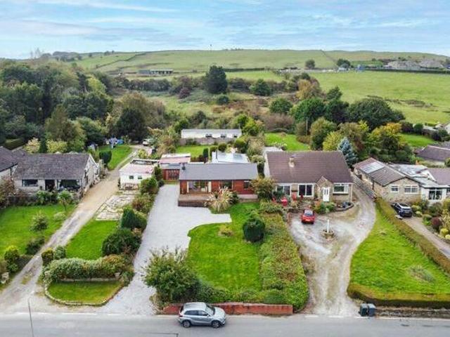 House for sale in Cottingley, West Yorkshire