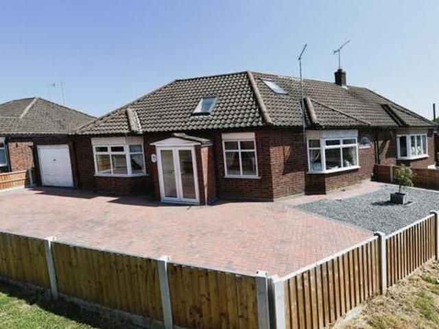 House for sale in Pilgrims' Hatch, Navestock Side