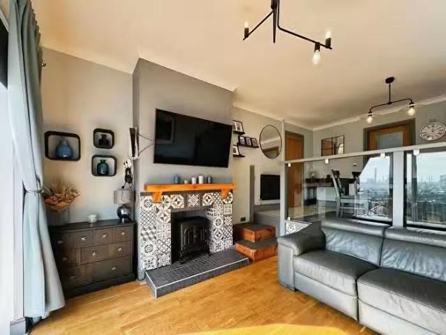 House for sale in Taibach
