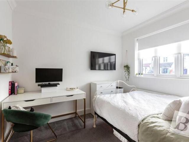 Bungalow for sale in Hornchurch, Greater London
