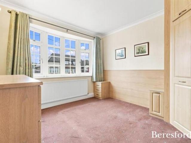 Bungalow for sale in Navestock Side