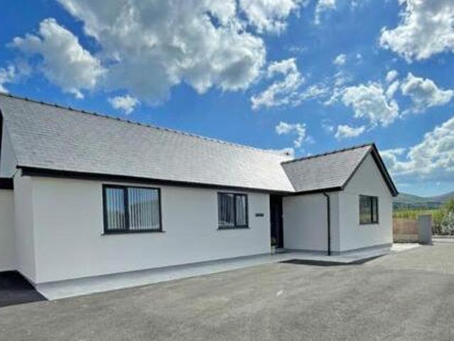 House for sale in Caernarfon, Wales