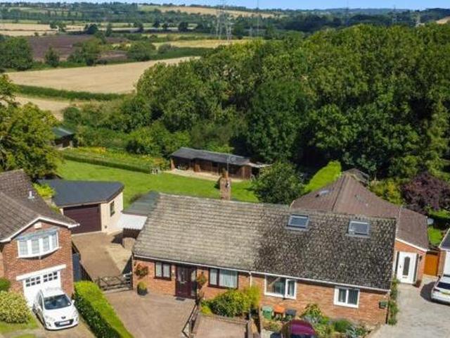 House for sale in Luton