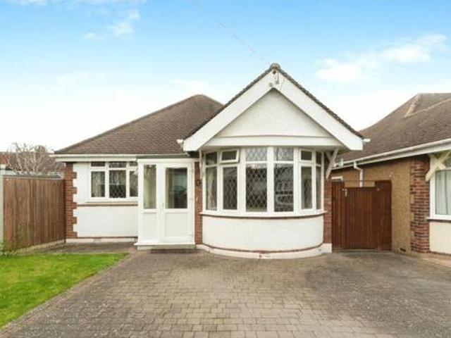 House for sale in Chessington