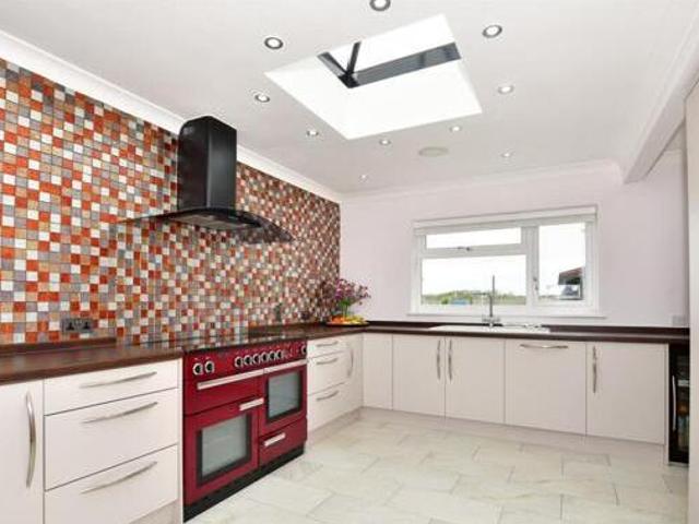House for sale in River, Ash