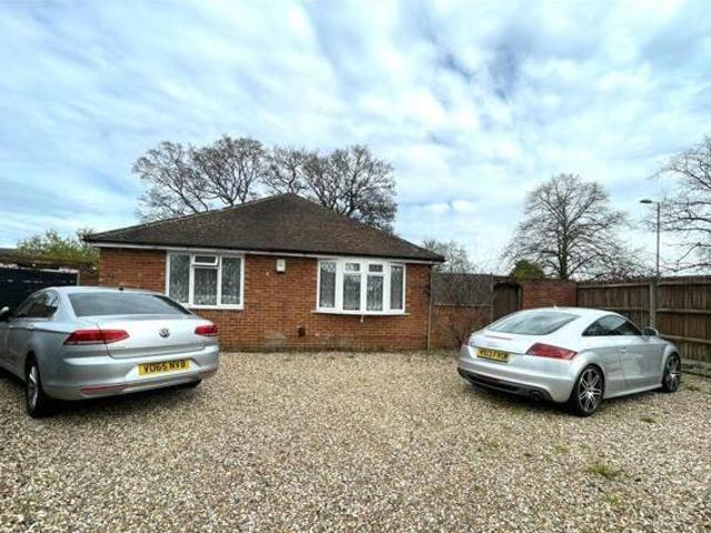 House for sale in Fernhill, Rushmoor