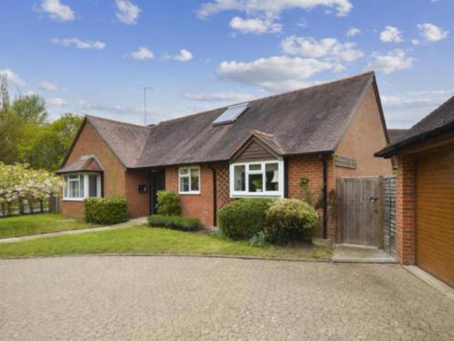 House for sale in Farnham, Waverley