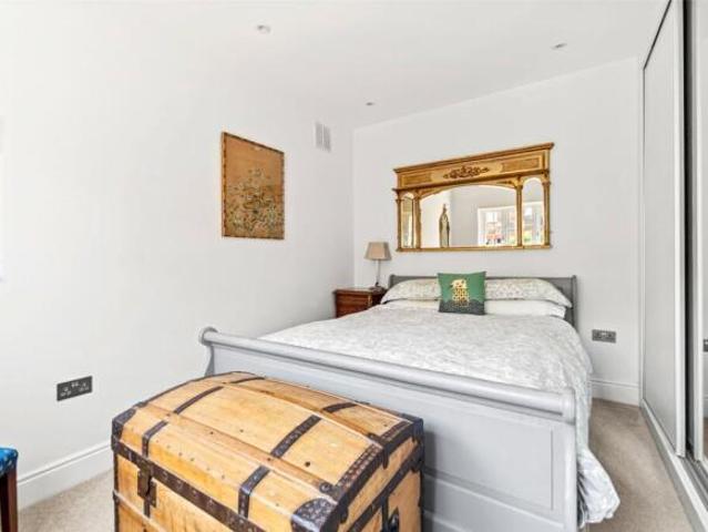 Bungalow for sale in Twickenham, Greater London